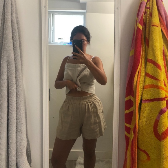 Love and Confuse High Waisted Isla 100% Linen Shorts - fits like XS/S - Picture 1 of 6